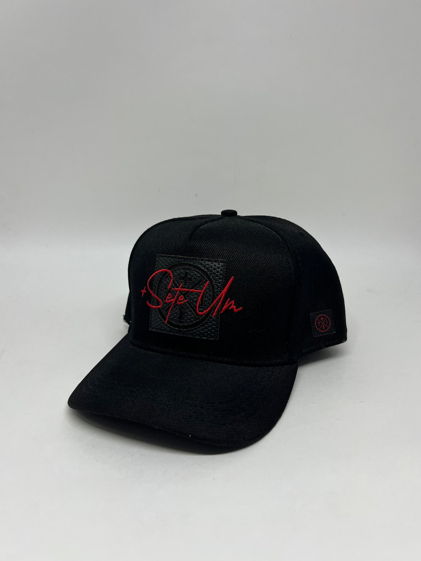 BONÉ SNAPBACK +71 PRETO