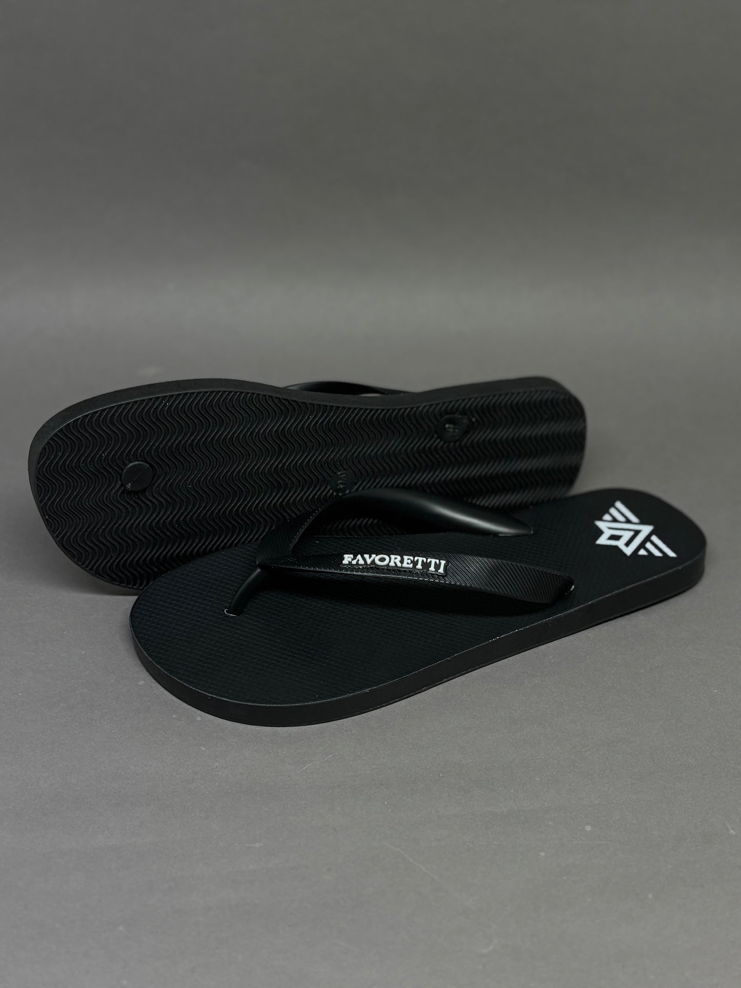 Sandália Favoretti | FlipFlop Timeless - Preta