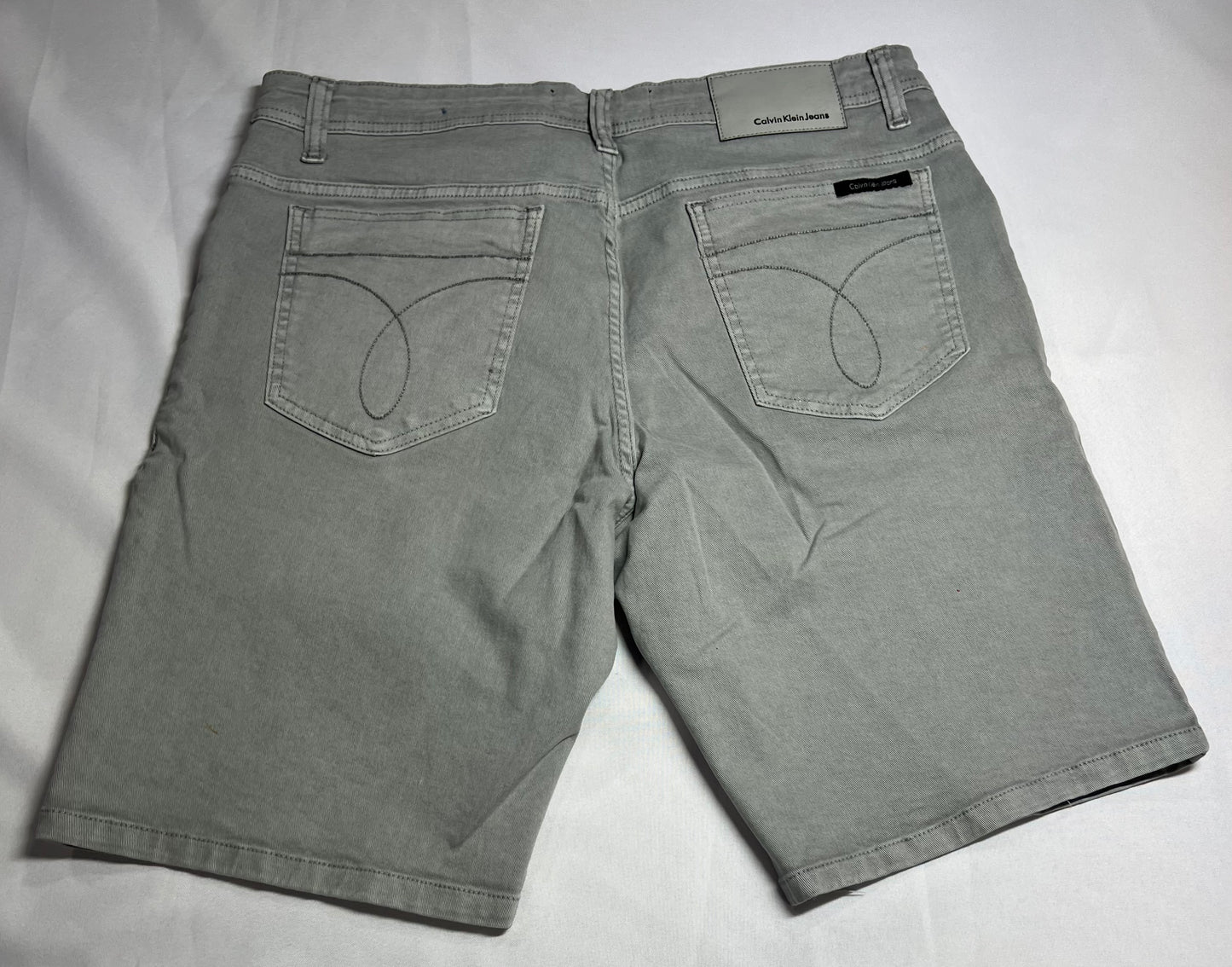 BERMUDA JEANS CALVIN KLEIN CINZA