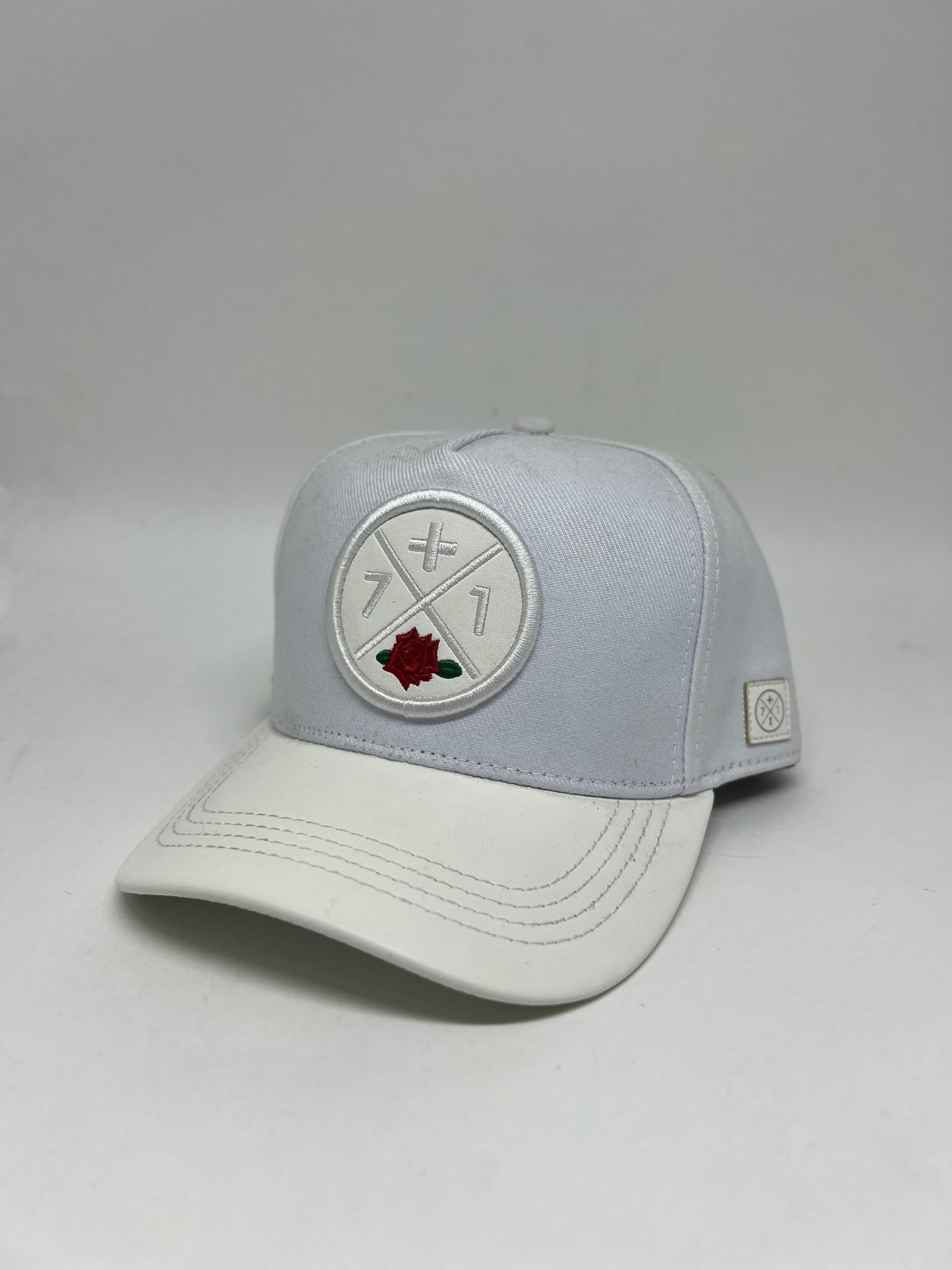 BONÉ SNAPBACK +71 FLOWER BRANCO