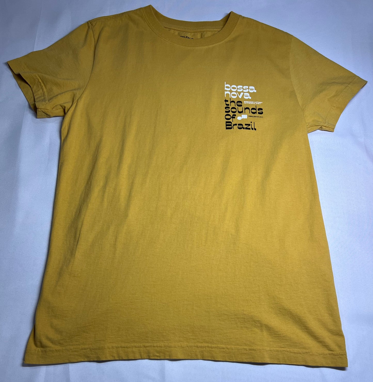 CAMISETA OSKLEN STONE - Mostarda