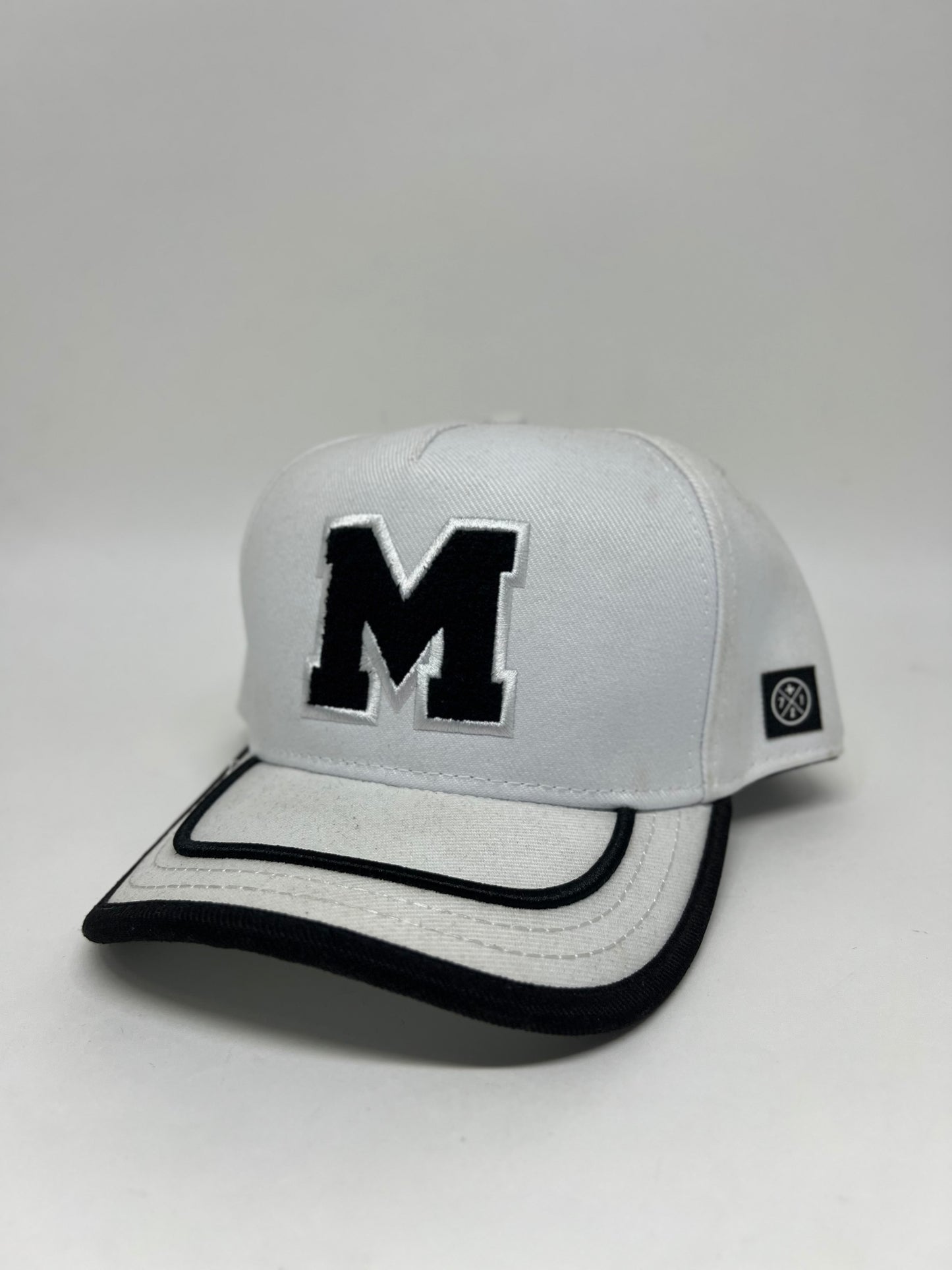 BONÉ SNAPBACK +71 BRANCO