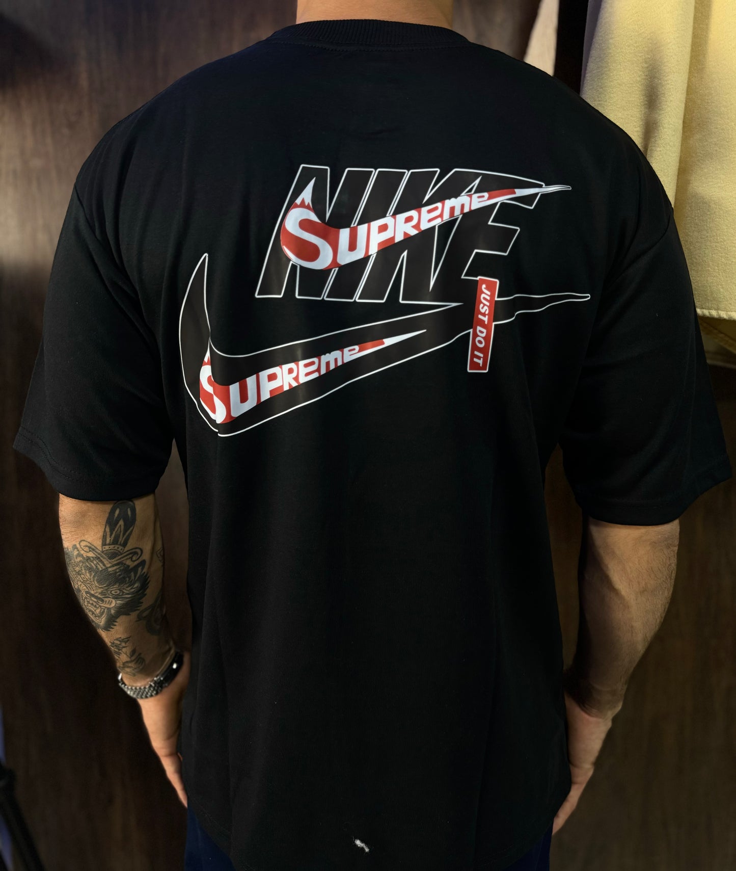Oversized NIKE | x SUPREME Hype Clash Drop - Blackout Edition