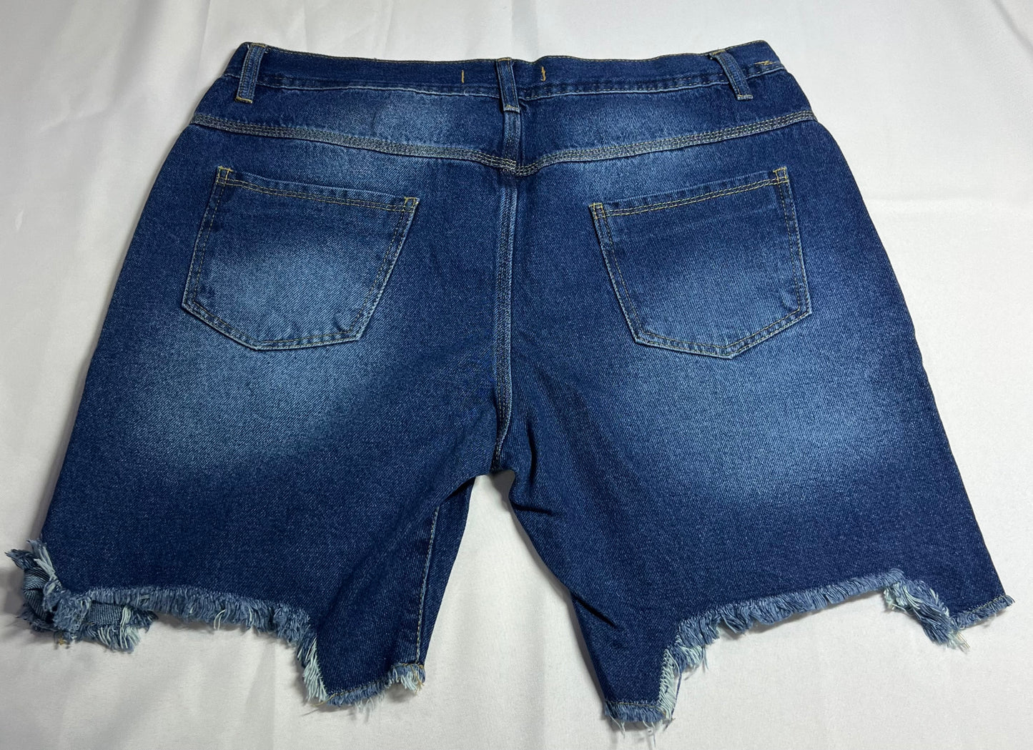 BERMUDA JEANS INVICTUS DESPOJADA