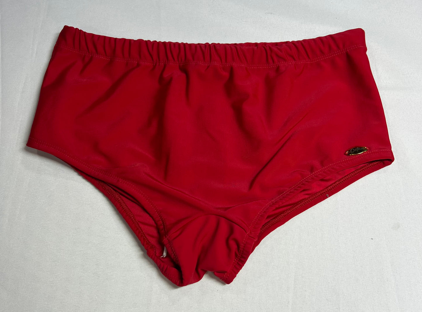 SUNGA OUTHEM VERMELHA PLACA DOURADA