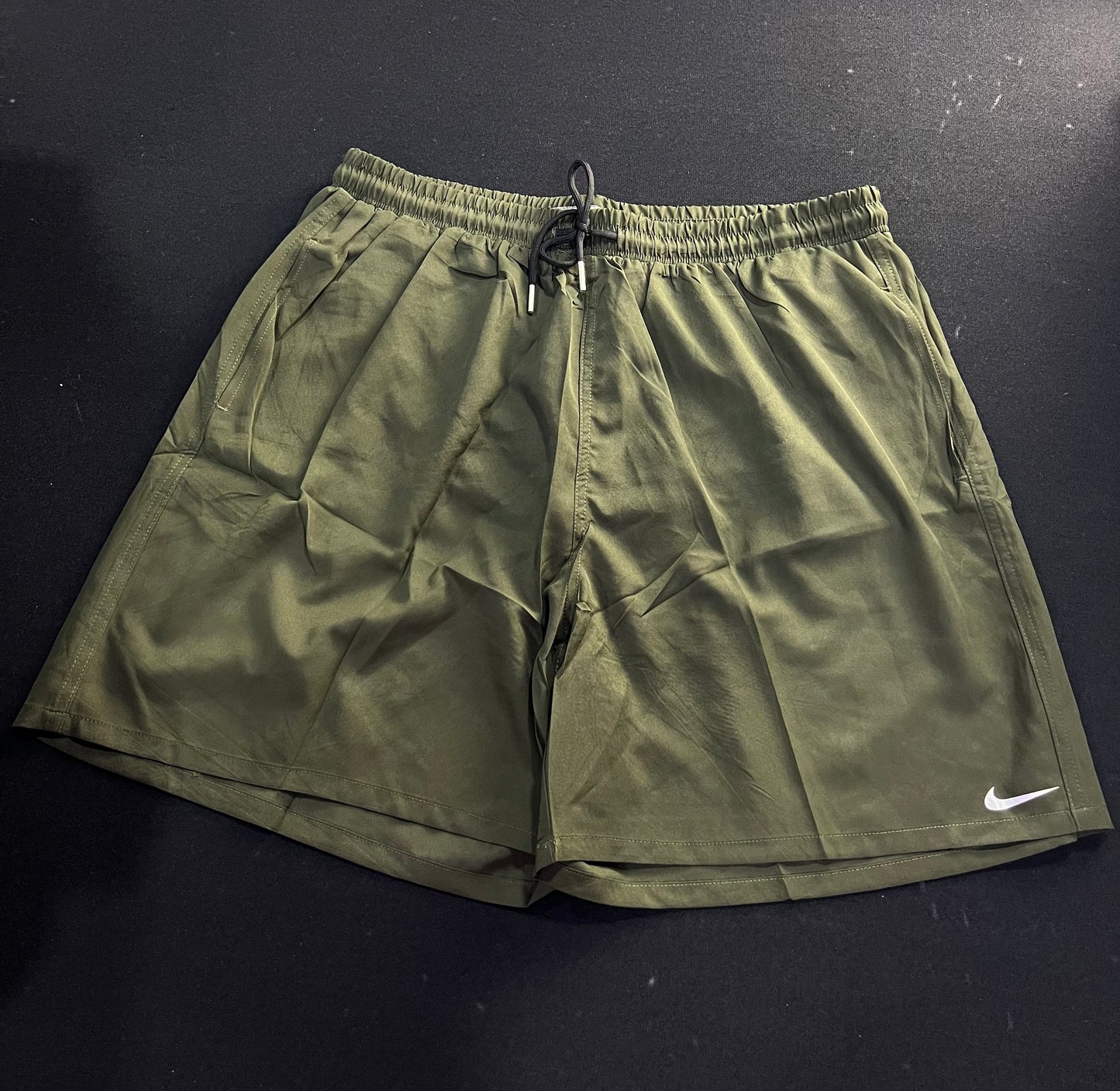 BEACH SHORT NIKE - VERDE MILITAR