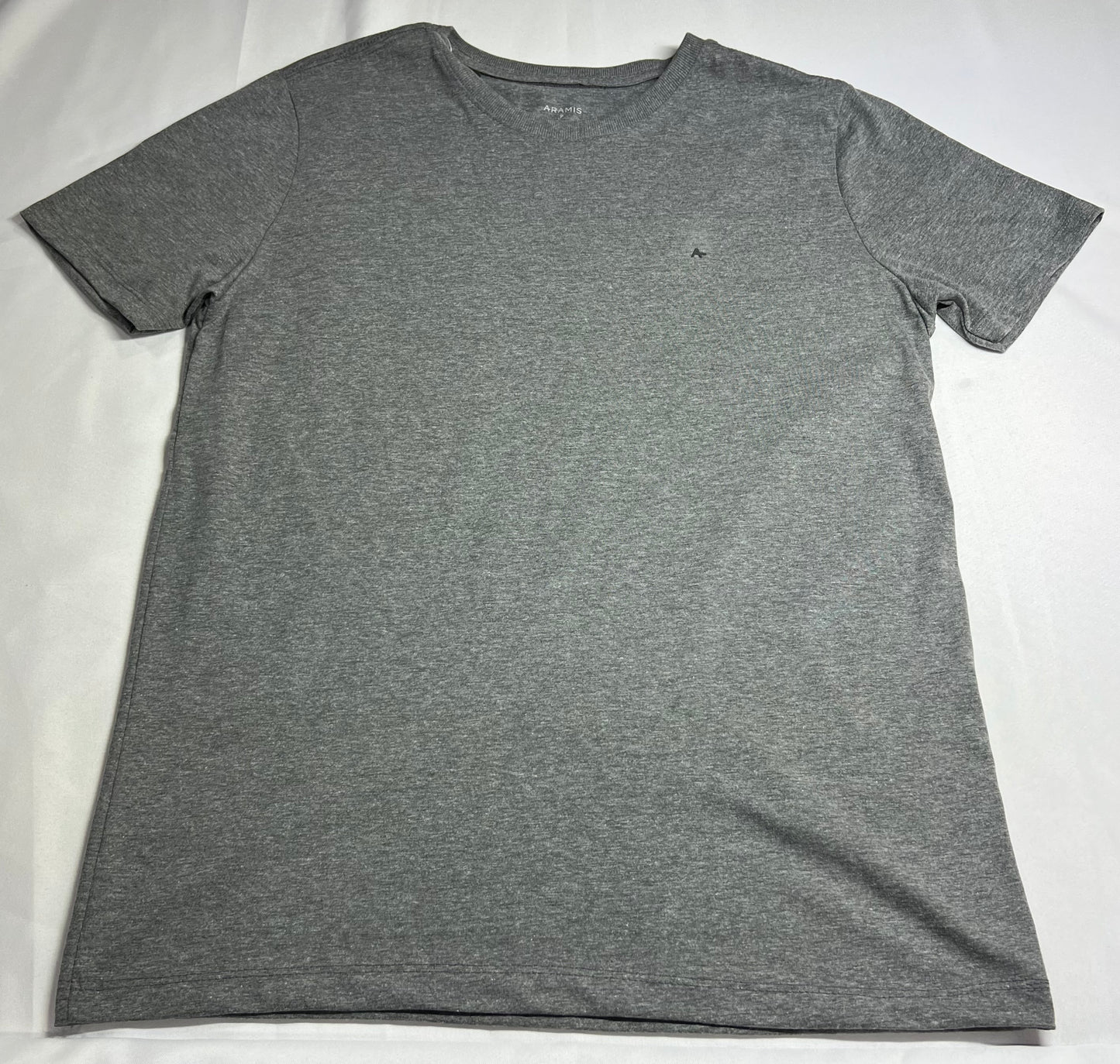 CAMISETA ARAMIS| Básica Essencial - Cinza