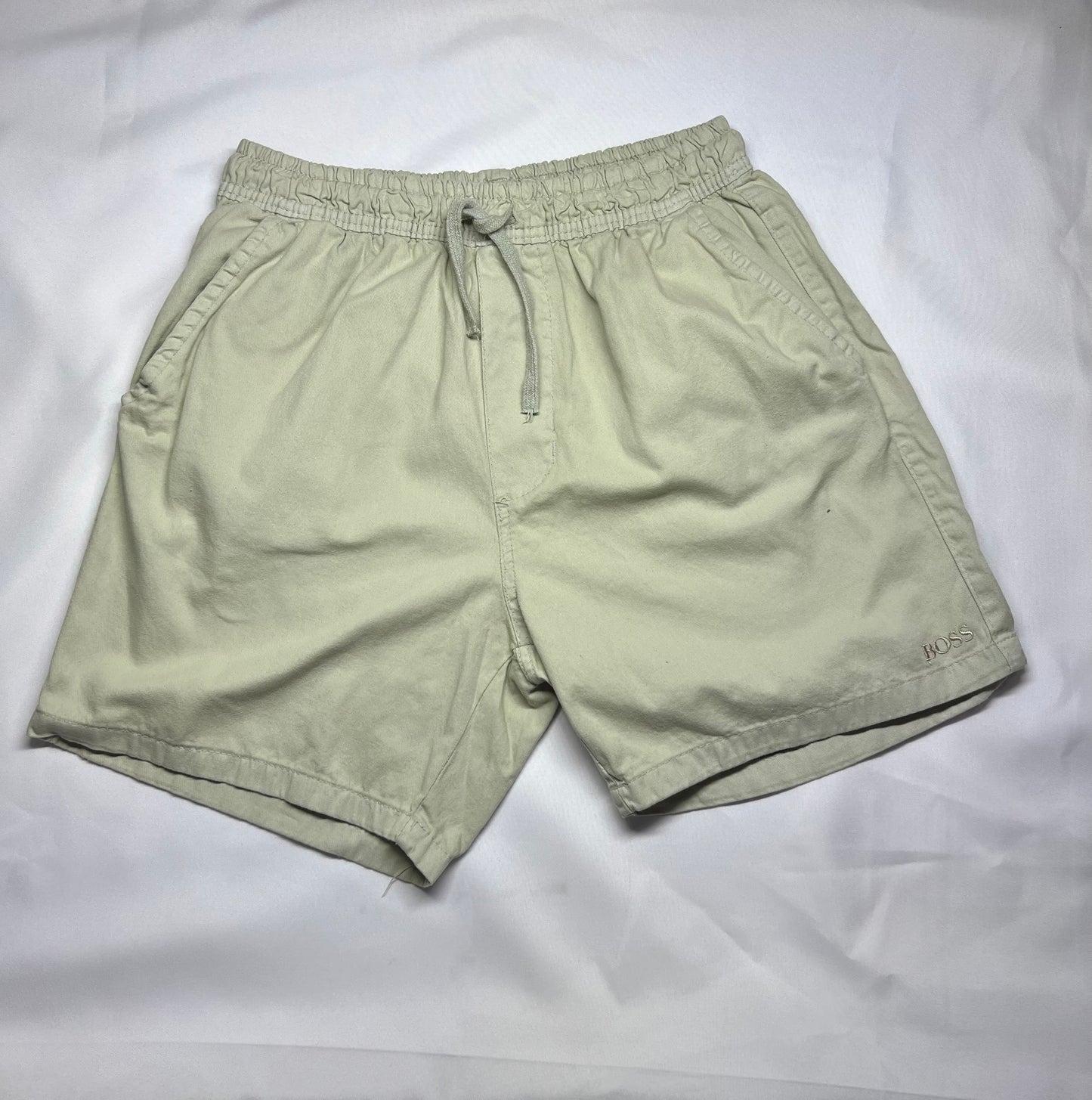 SHORT CASUAL HUGO BOSS CINZA CRÔMIO