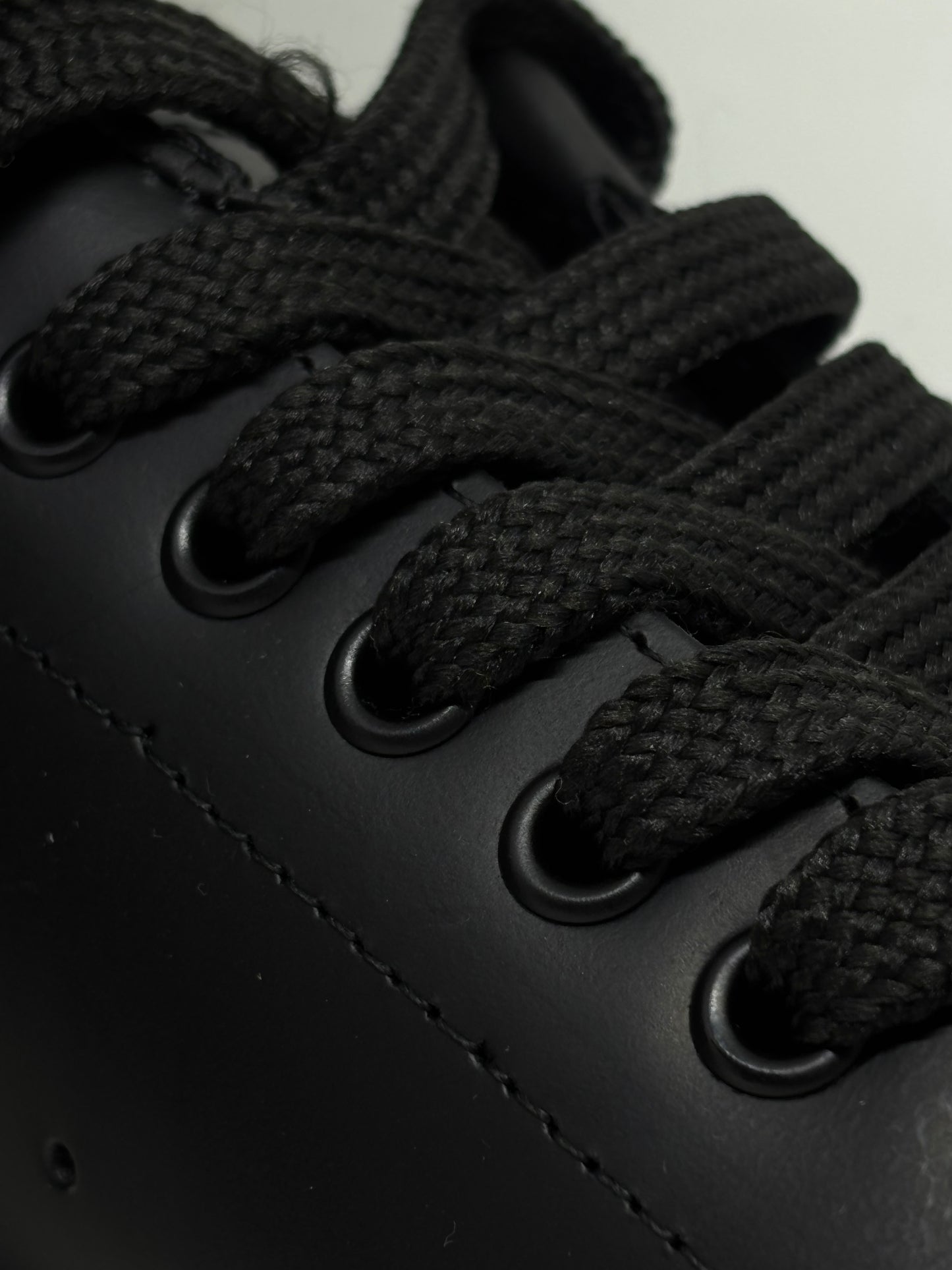 Tênis Alexander McQueen Oversized | Premium Preto