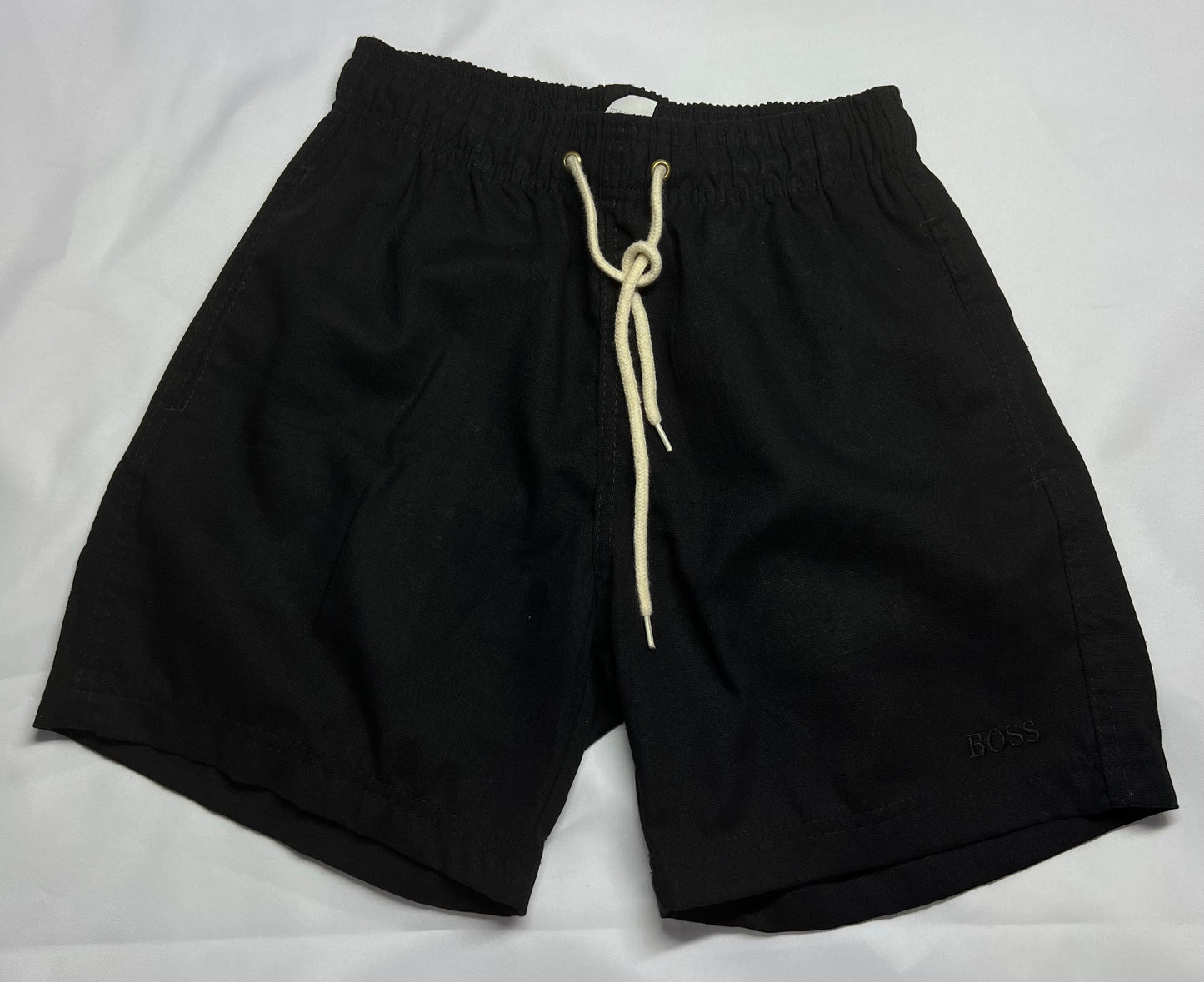 SHORT CASUAL LINHO HUGO BOSS PRETO