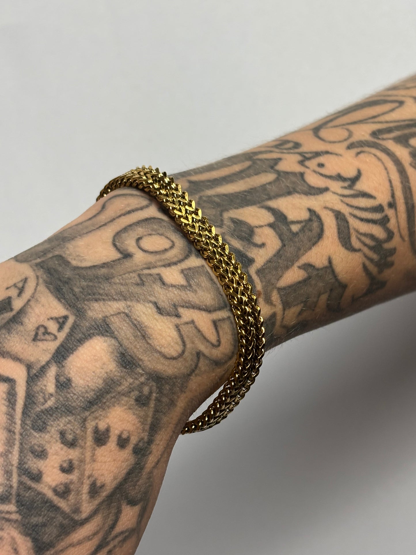 Pulseira BMW | Banhado a Ouro 3 anos de garantia