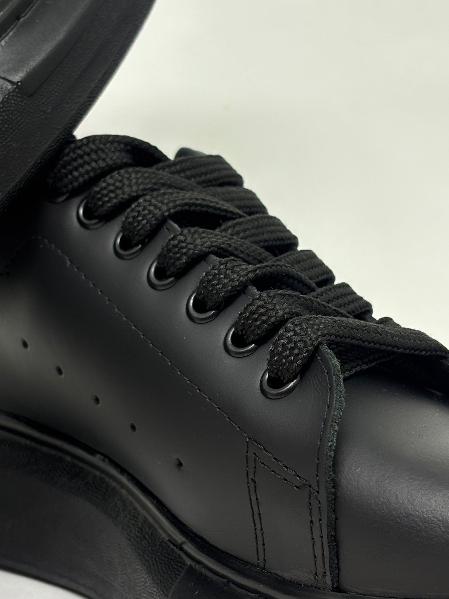 Tênis Alexander McQueen | Esportefino Preto