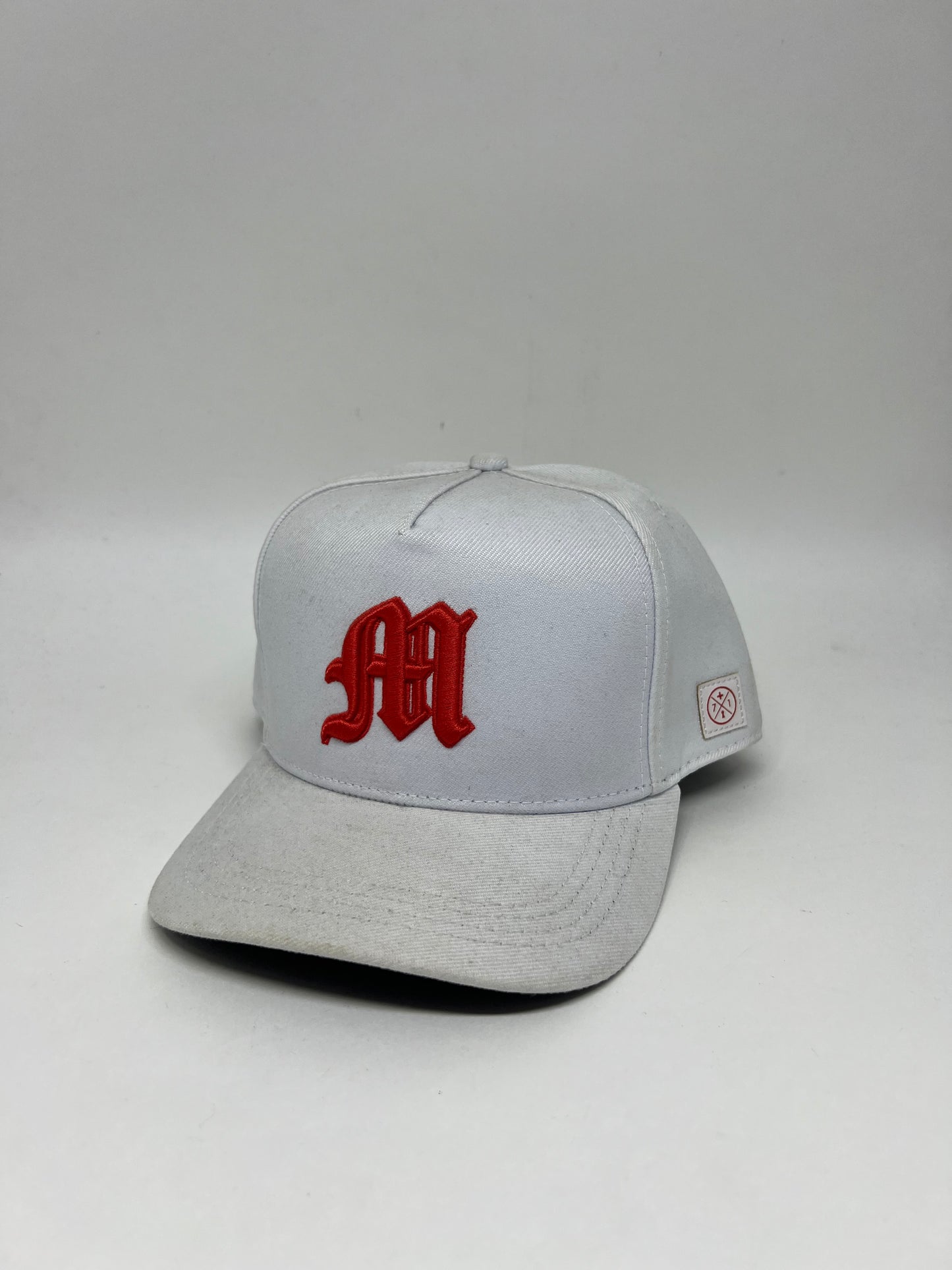 BONÉ SNAPBACK +71 M BRANCO