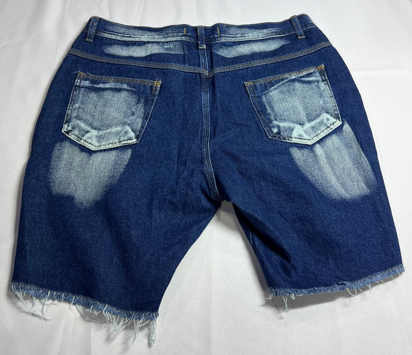 BERMUDA JEANS INVICTUS DESPOJADA