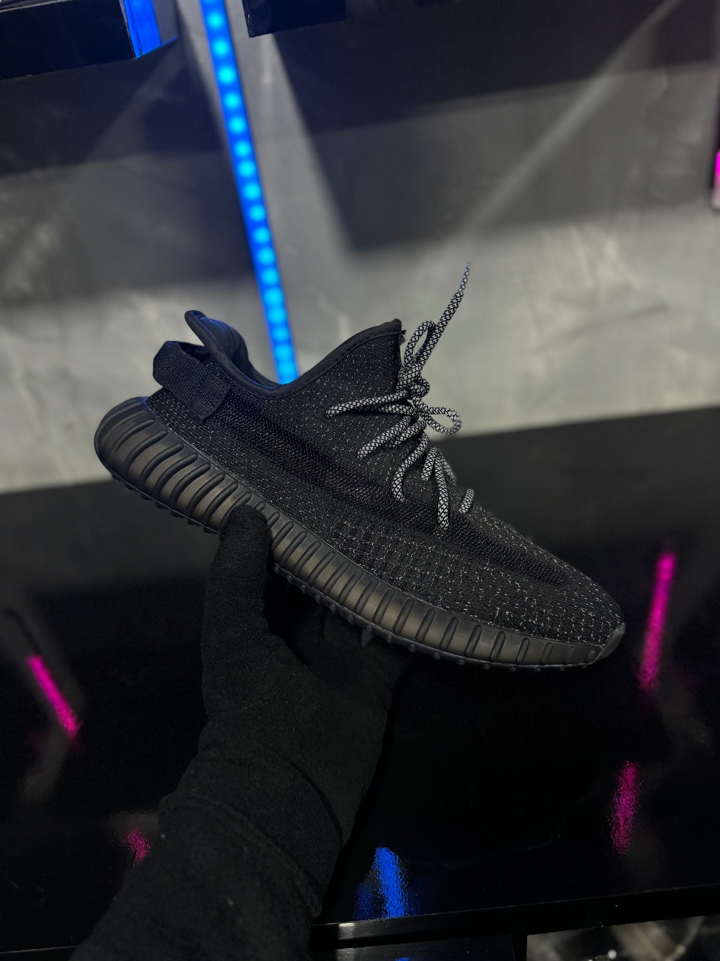 ADIDAS YEZZY BOOST