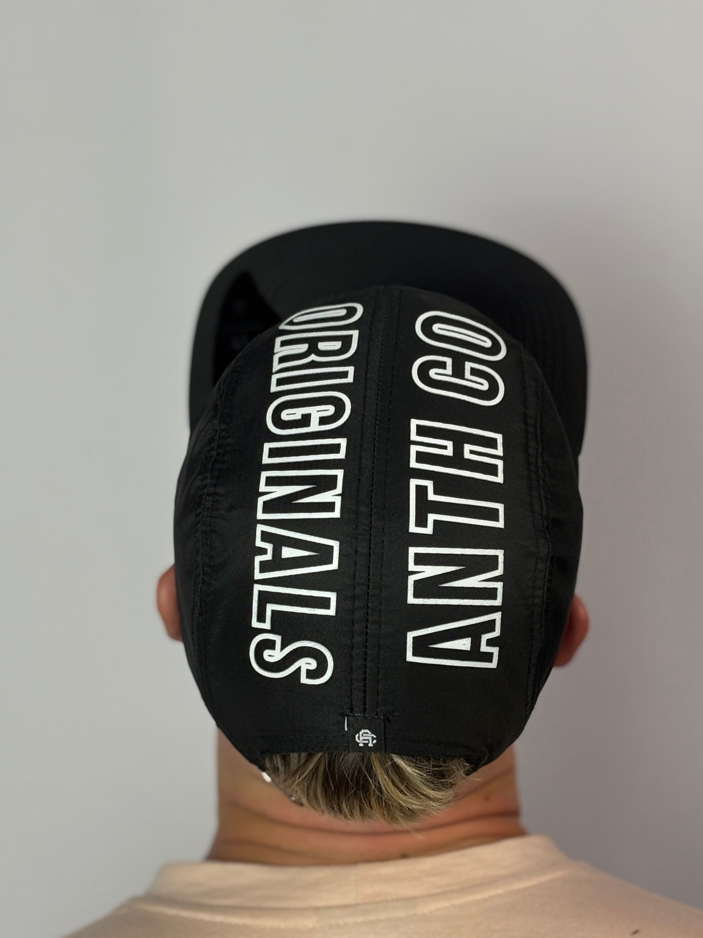 Boné Anth-Co | Hat Head Detail - Black