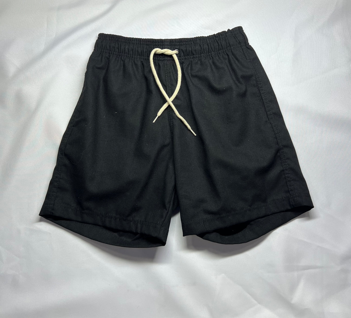 SHORT CASUAL LINHO PRETO