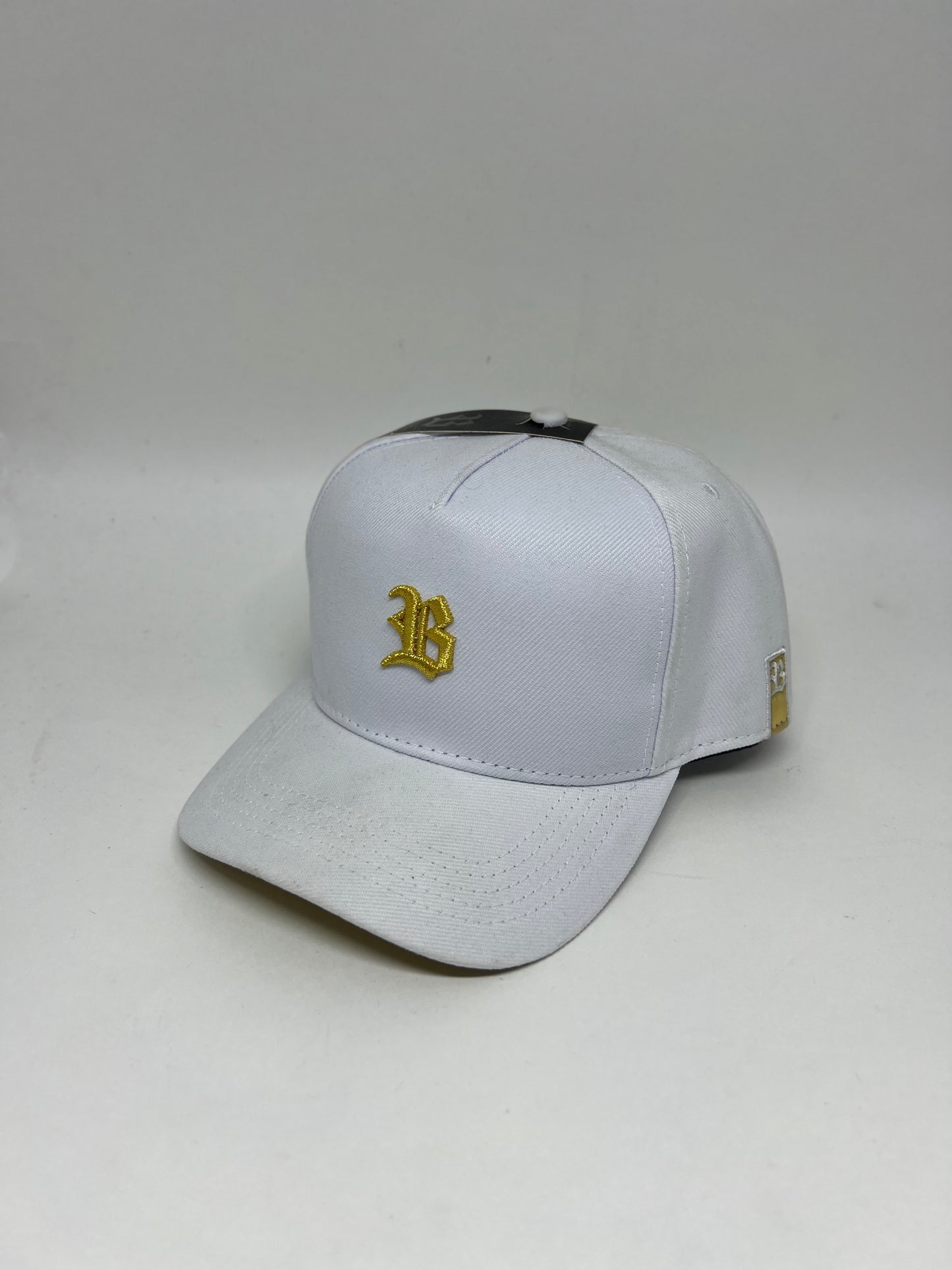 BONÉ BLCK SNAPBACK BRANCO GOLD