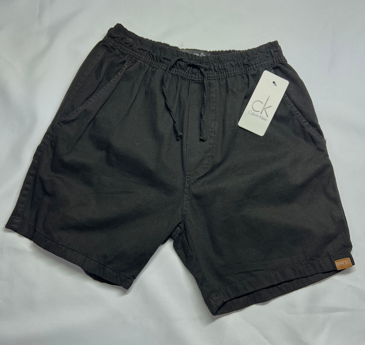 SHORT CASUAL CK PRETO