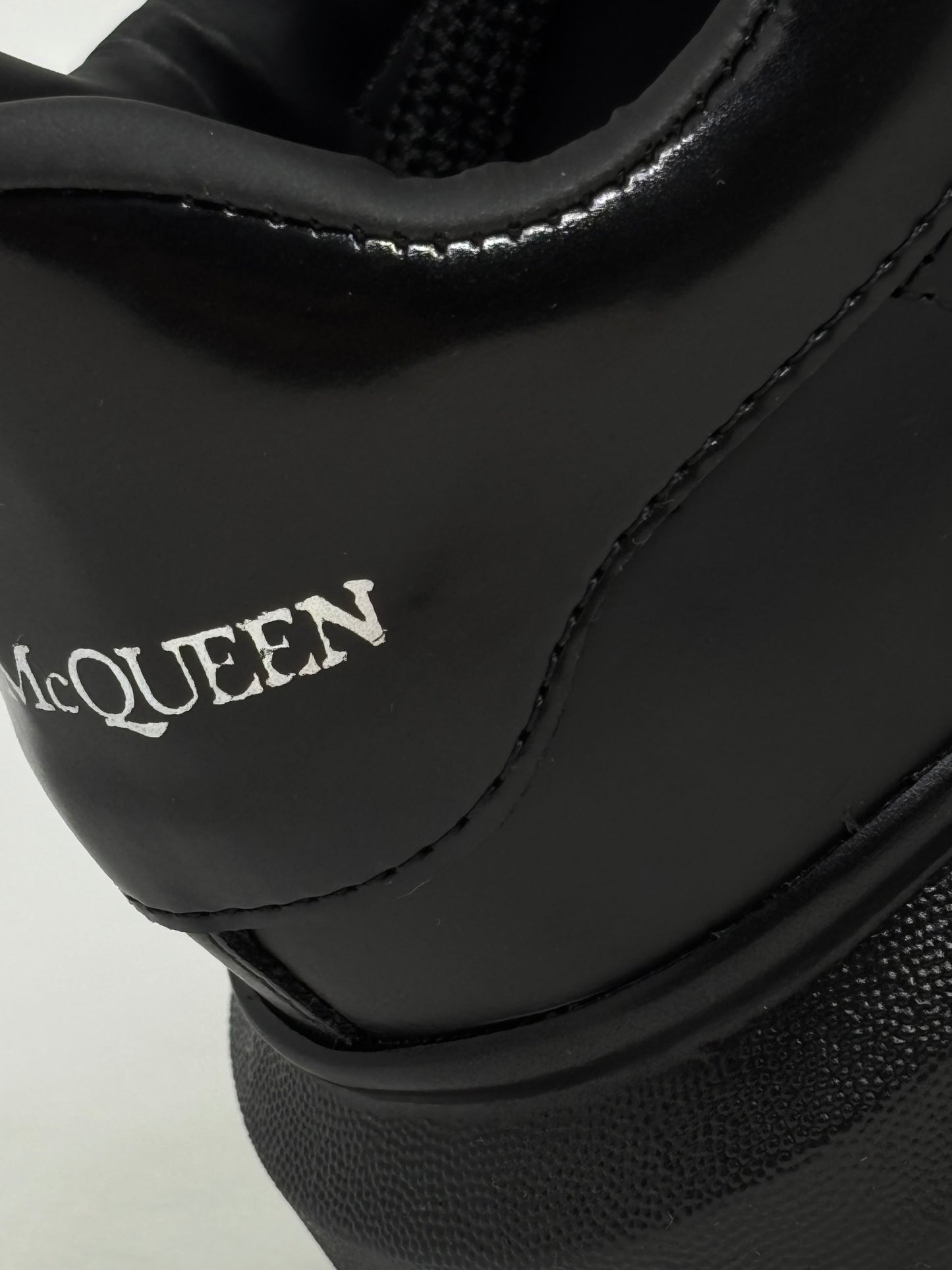 Tênis Alexander McQueen Oversized | Premium Preto