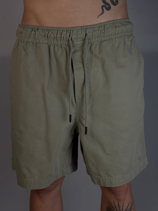 Short Casual Favoretti | Sarja Ateliê - Safari Sage Cáqui