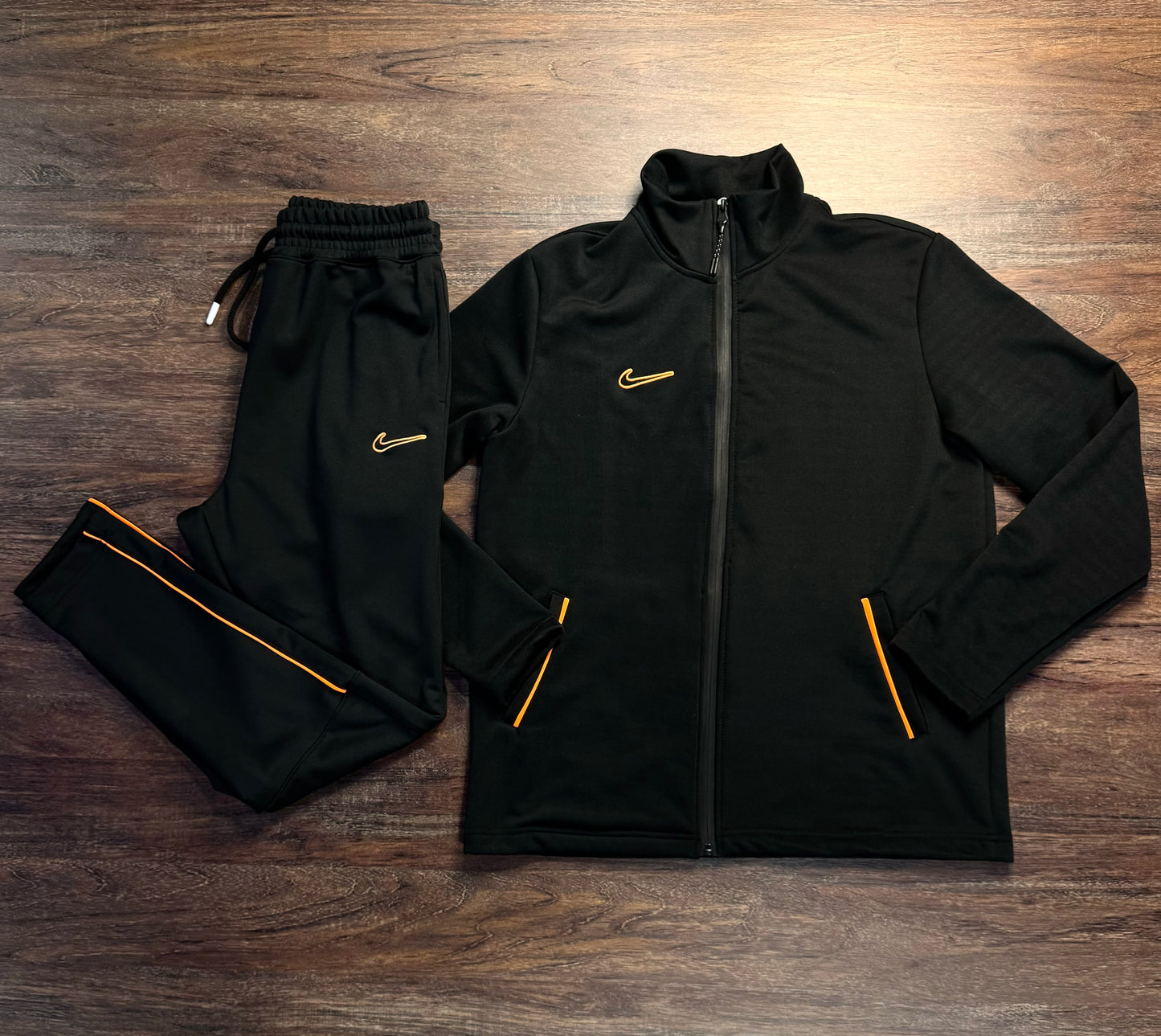 Conjunto Tracksuit Nike| preto