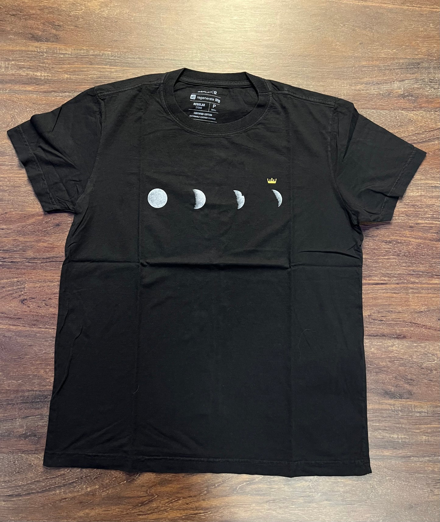 CAMISETA OSKLEN STONE LUA- Preta