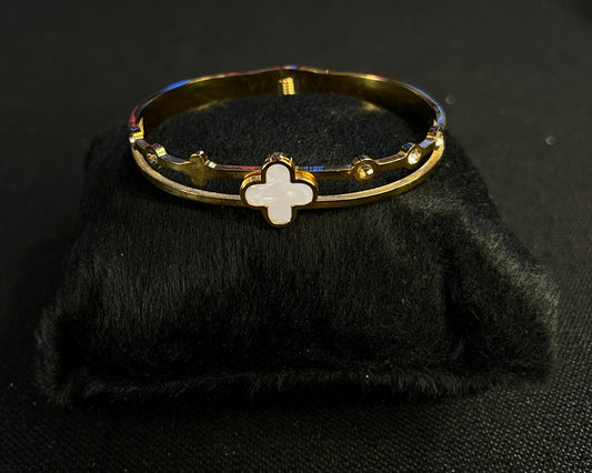 BRACELETE TREVO