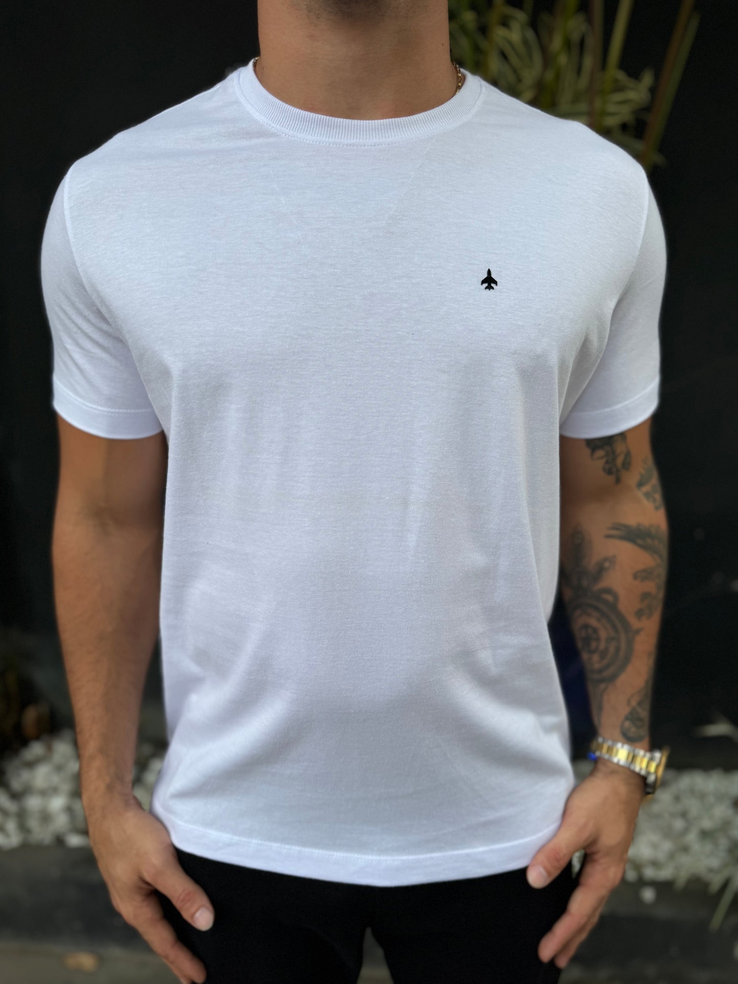 CAMISETA AERO| Básica Essencial - Branca