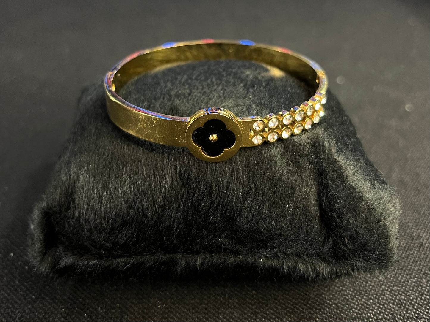 BRACELETE CRAVEJADO