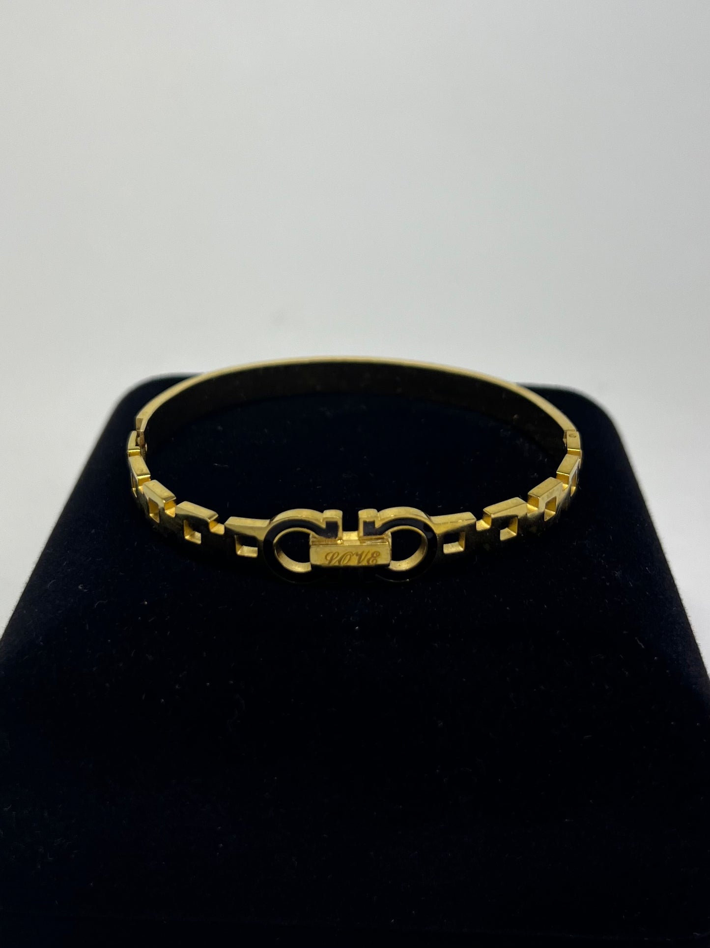 BRACELETE DETALHADO