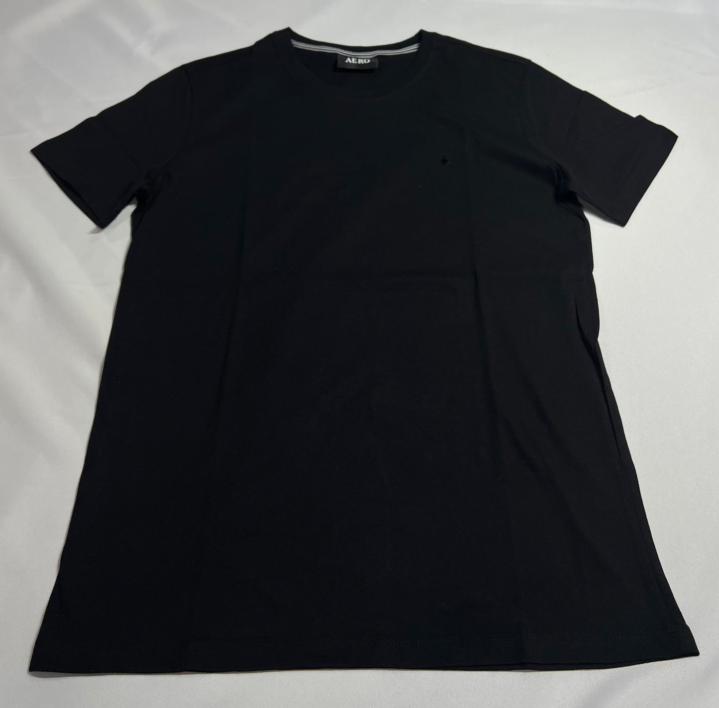 CAMISETA AERO| Básica Essencial - Preta