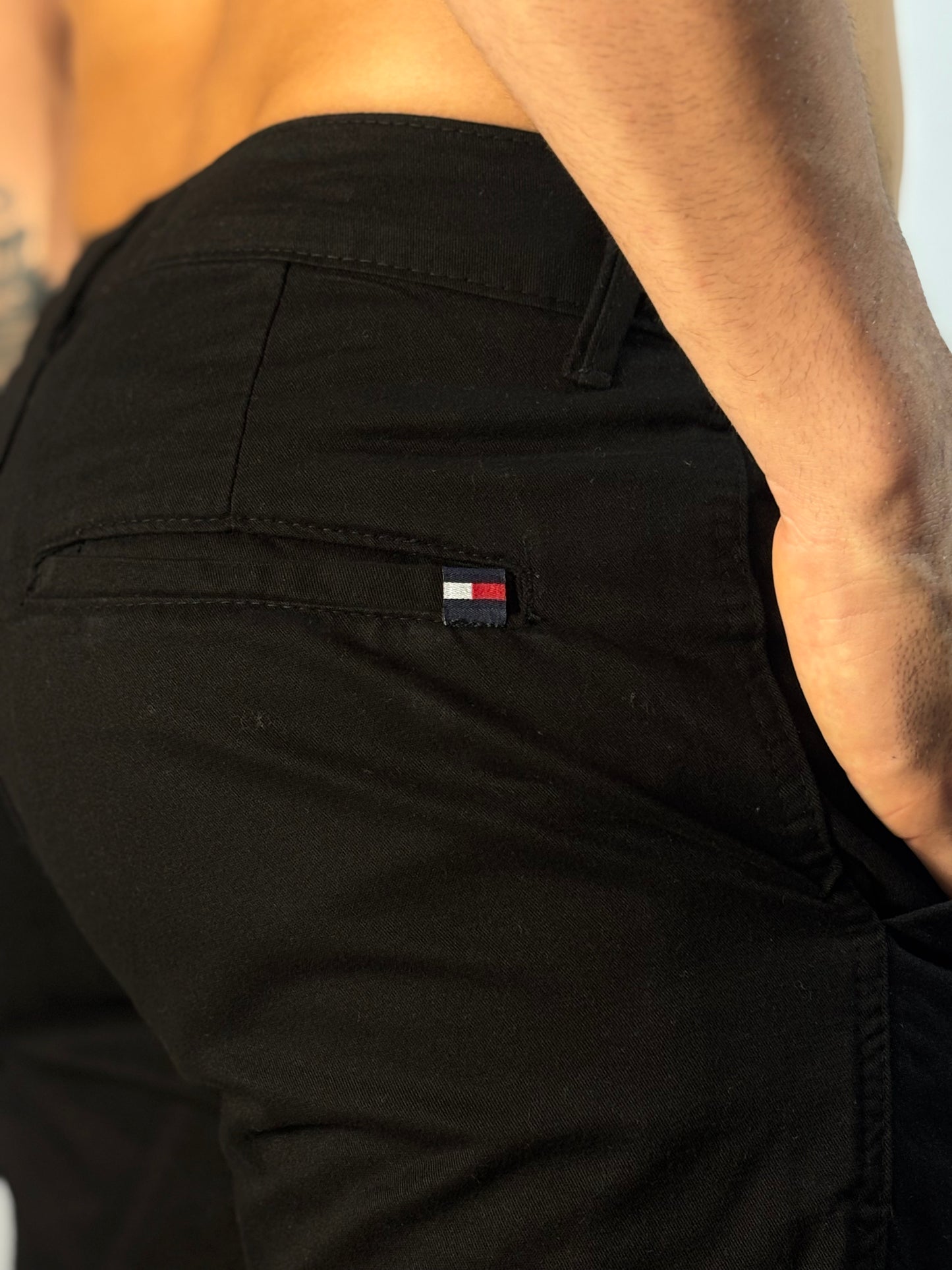 Bermuda Alfaiataria Tommy | Sarja Twill Soft - Preta