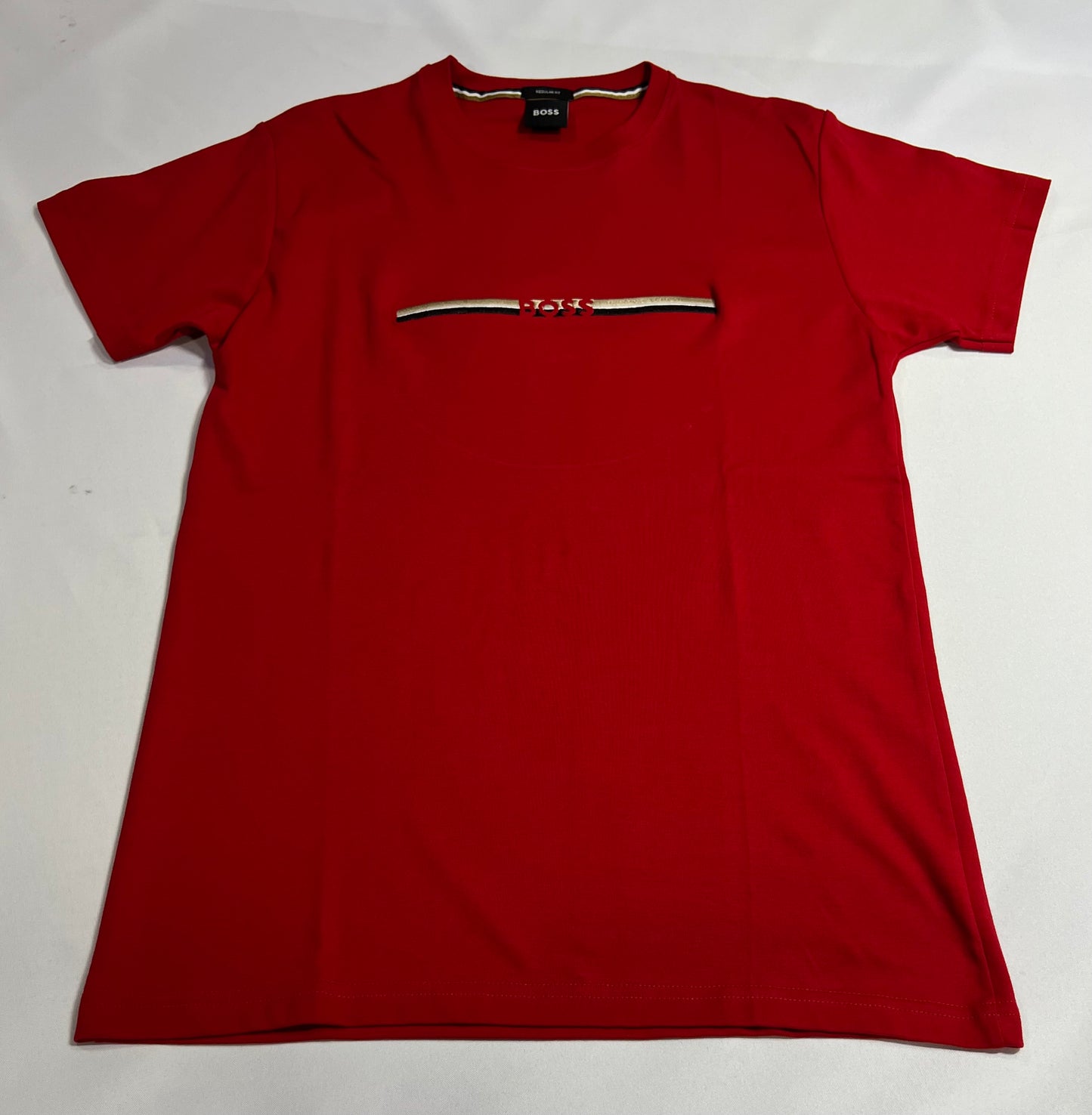 CAMISETA PERUANA HUGO BOSS DETALHE DOURADO VERMELHA