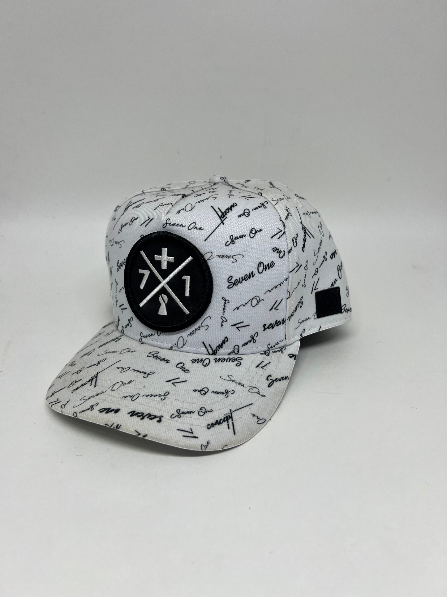 Boné +71 Clothing | Snapback - White Assinature